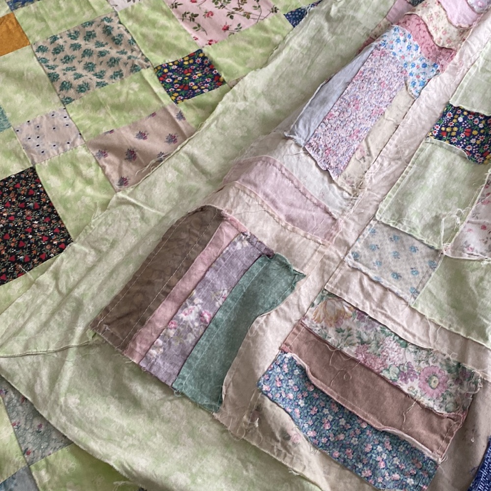 Beautiful light green quilt TOP - hand made - Picture 2 of 10